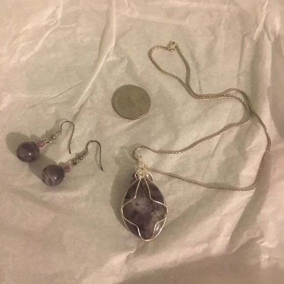 Purple stoned matching necklace and earrings - Picture 1 of 1